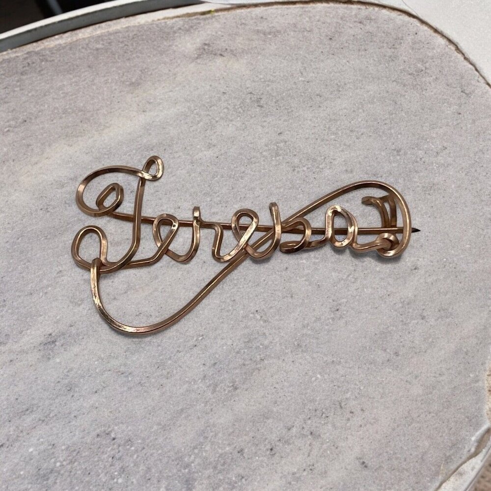 Teresa Vintage Gold Tone Script Wire Wrap Brooch Pin Personalized Name Gift